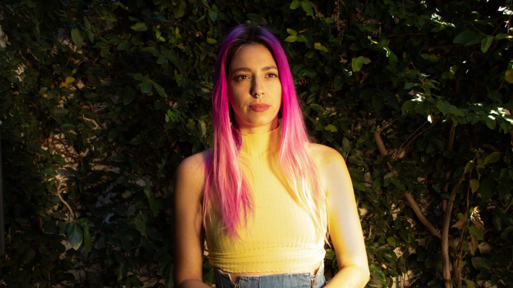 Cibeles mirando la camara